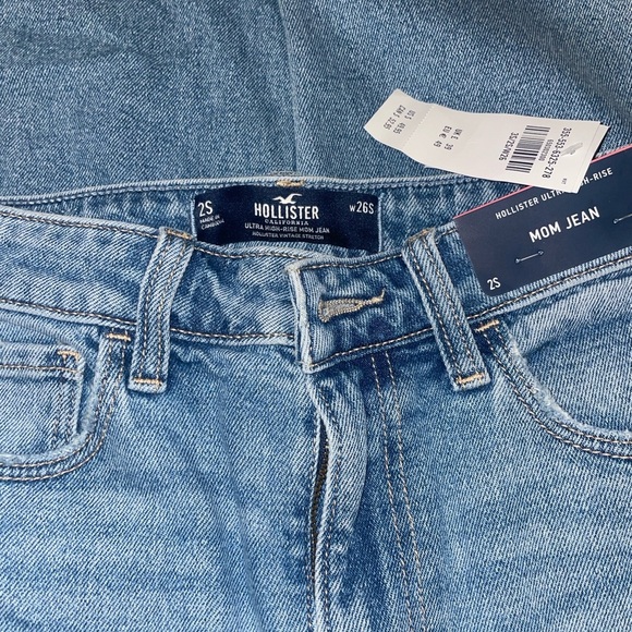 Hollister Ultra High-Rise Medium Wash Mom Jeans Size: 2S / W26S NWT - Picture 3 of 3